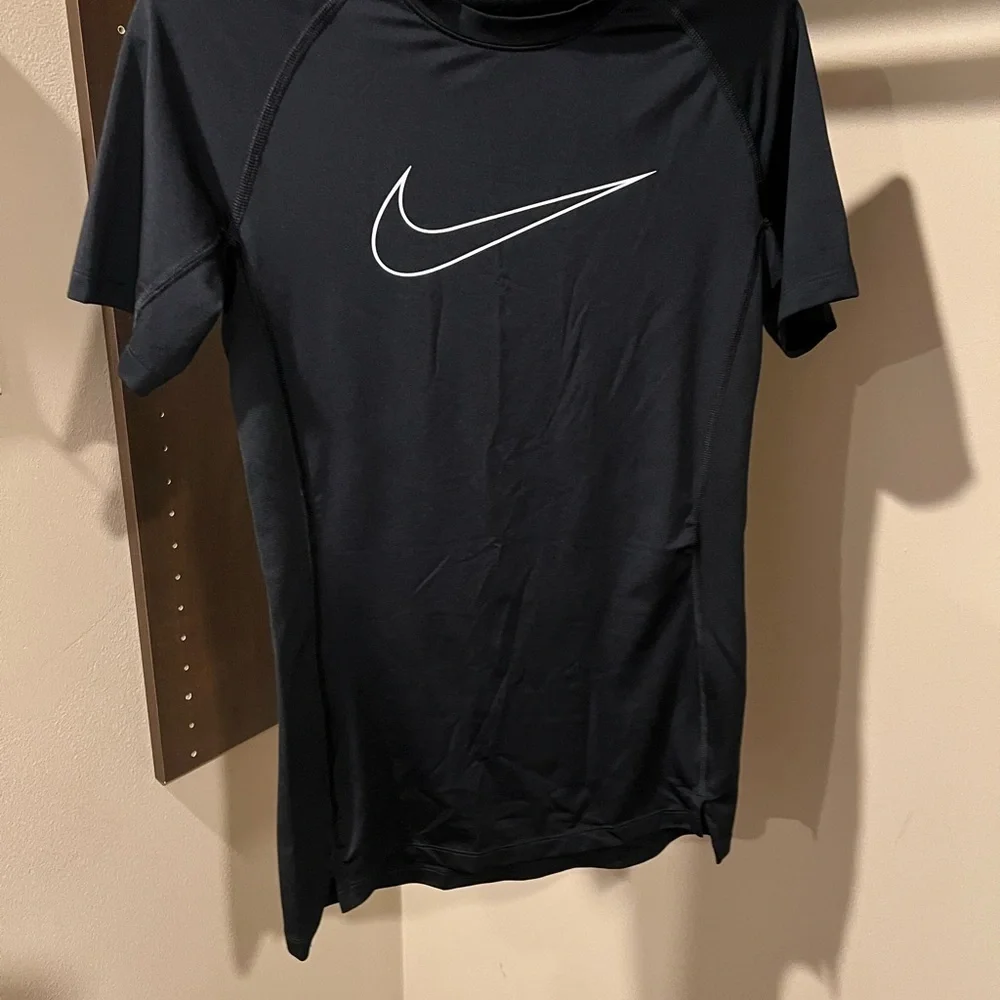 Nike Black Women's Top - Picture 2 of 5